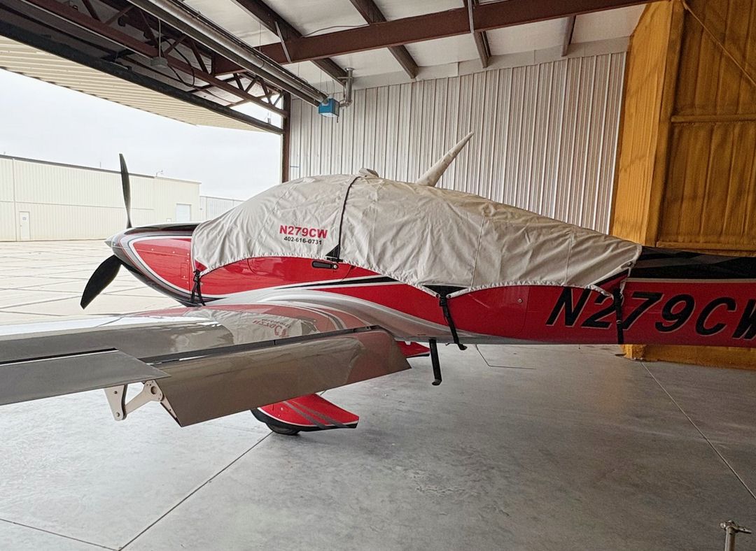 Cirrus SR22T Canopy Cover (extended to cover parachute panel)